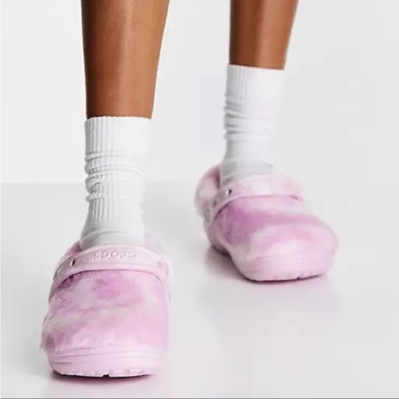 Crocs womens Classic Fur Sure Clogs - Picture 3 of 8